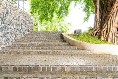 kaya kiremit ile merdiven adım