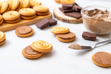 krem çikolata kurabiye