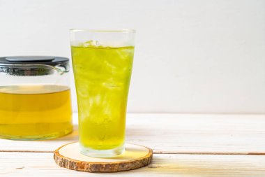 buzlu Japon yeşil çay