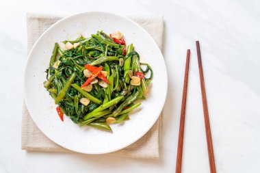 Kızarmış Çin sabah Glory veya su ıspanak