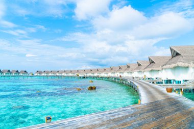 Plaj ile güzel tropikal Maldivler tatil oteli ve ada