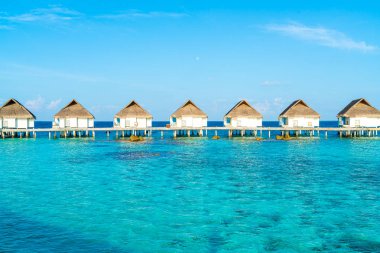Plaj ile güzel tropikal Maldivler tatil oteli ve ada