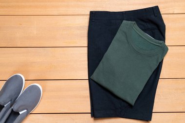 Güzel rahat erkek giyim ve moda seti 