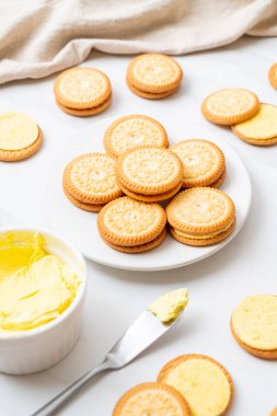 tereyağı krema ile çerezleri