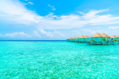 Plaj ile güzel tropikal Maldivler tatil oteli ve ada