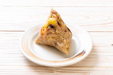  yapışkan pirinç hamur tatlısı