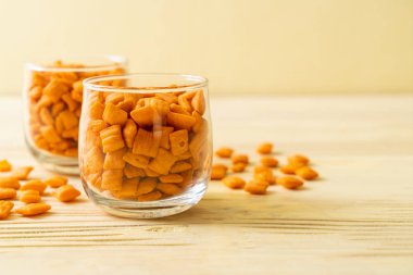 sarımsak bisküvi ekmek çubuğu