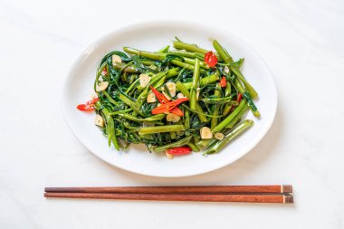 Kızarmış Çin sabah Glory veya su ıspanak