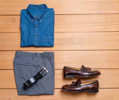 Güzel rahat erkek giyim ve moda seti 