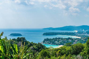 Tropikal plaj manzarası, Karon view Phuket, Tayland gelin
