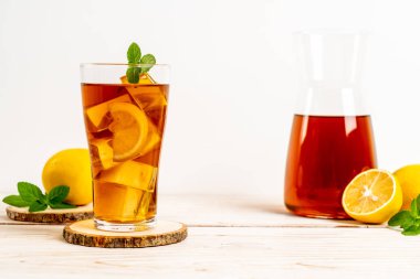 Buz limon çay bardak