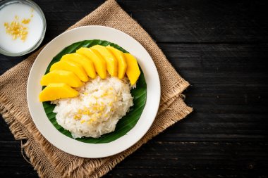 yapışkan pirinç ile mango