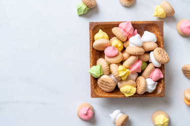 renkli şeker ile bisküvi ekmek