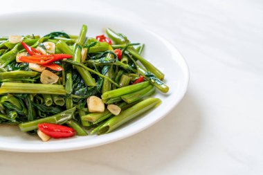 Kızarmış Çin sabah Glory veya su ıspanak