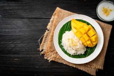 yapışkan pirinç ile mango