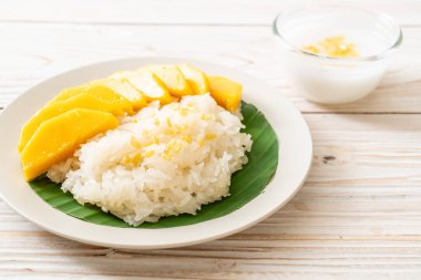 yapışkan pirinç ile mango