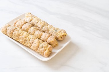 Buharda yengeç et rulo