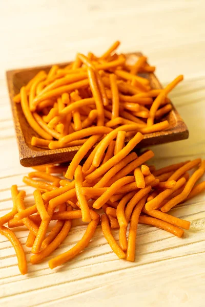 sarımsak bisküvi ekmek çubuğu