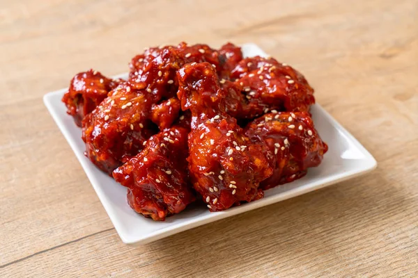 Baharatlı soslu kızarmış tavuk 