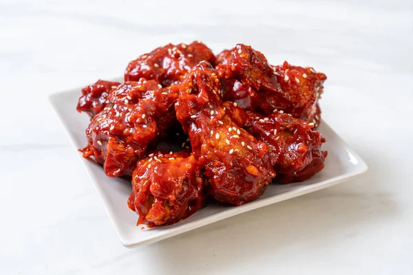 Baharatlı soslu kızarmış tavuk 