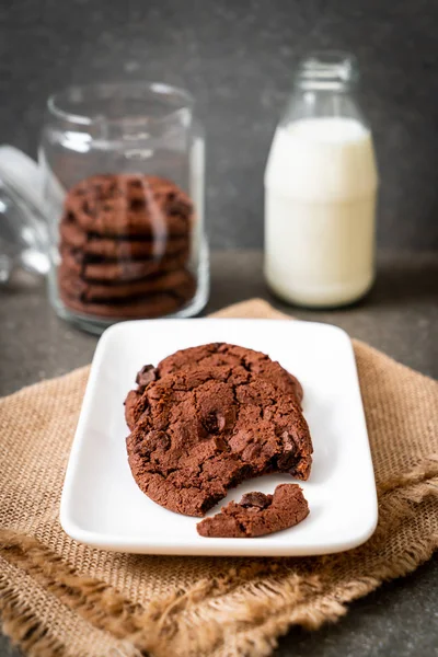 Biscuits au chocolat aux pépites de chocolat — Photo