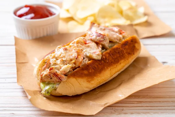 homemade lobster roll