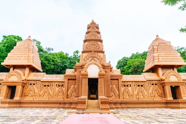 Wat Tham Phu Wa, Kanchanaburi, Thail'de güzel mimari