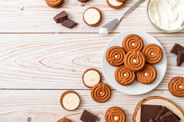 kremalı çikolatalı kurabiye