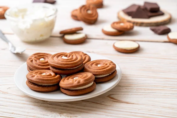 kremalı çikolatalı kurabiye