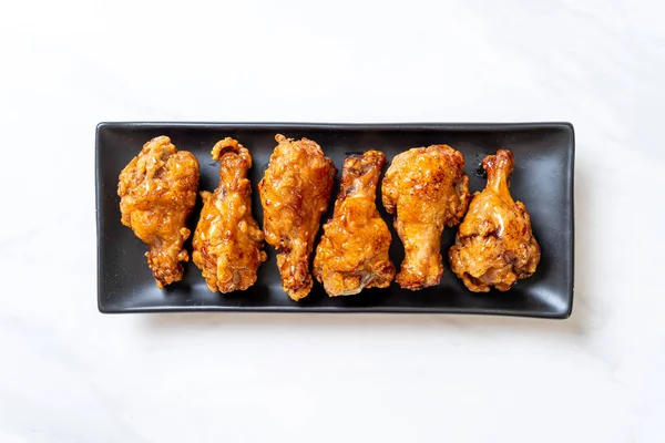 Soslu kızarmış tavuk.