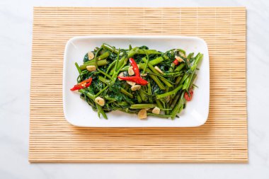 Kızarmış Çin sabah Glory veya su ıspanak