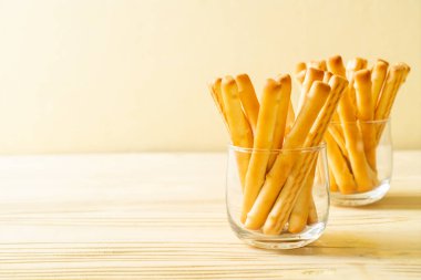 cam bisküvi ekmek çubuğu