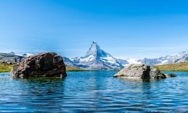 Matterhorn Zermatt gölde Stellisee ile