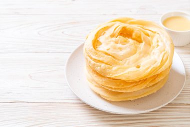 Kızarmış gevrek roti hamur