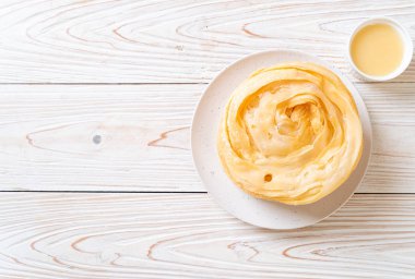 Kızarmış gevrek roti hamur