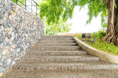 kaya kiremit ile merdiven adım