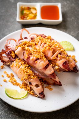 sarımsaklı kızarmış kalamar