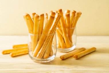 cam bisküvi ekmek çubuğu