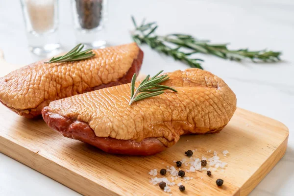 taze çiğ duck meme