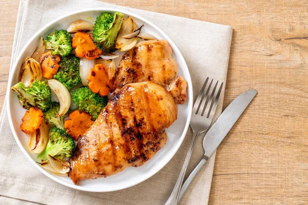 çukurunu tavuk göğsü biftek sebze ile