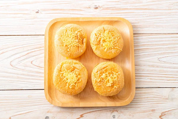 Pastel de taza de esponja con queso —  Fotos de Stock