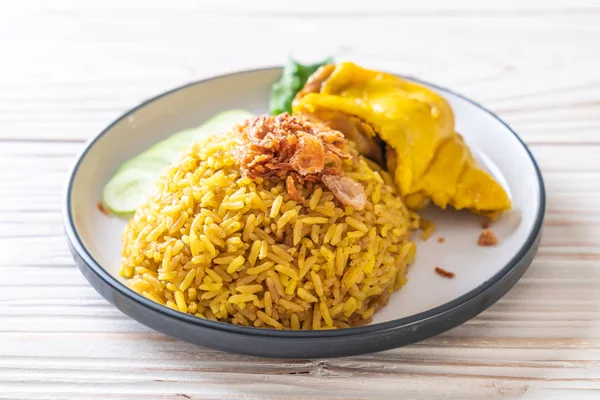 Müslüman tavuklu pilav.