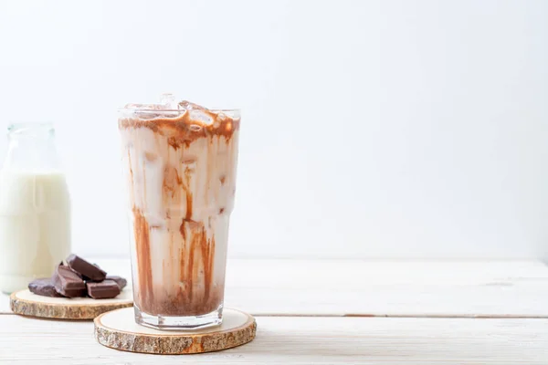 Minuman milkshake coklat dingin. — Stok Foto