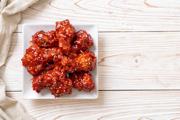 Baharatlı soslu kızarmış tavuk 