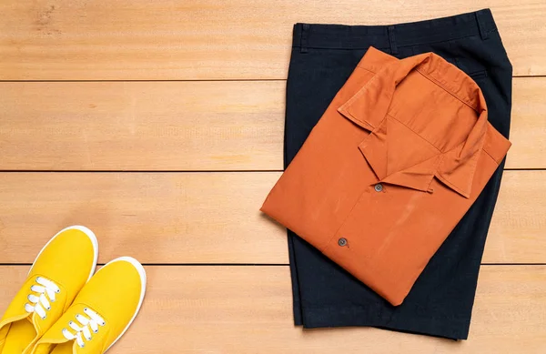 Güzel rahat erkek giyim ve moda seti 