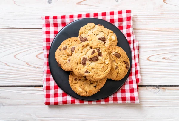 Biscoitos com chips de chocolate — Fotografia de Stock