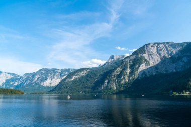 Avusturya Alpleri'nde Hallstatter Gölü
