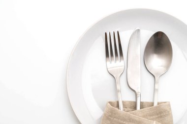 boş tabak kaşık çatal ve bıçak
