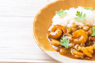 Pirinç Köri soslu karides