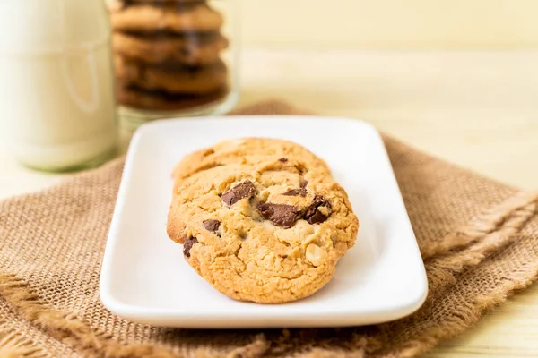 Çikolata parçacıklı kurabiye. 